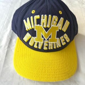Vintage Adidas MICHIGAN WOLVERINES Blue & Yellow SnapBack Hat Cap